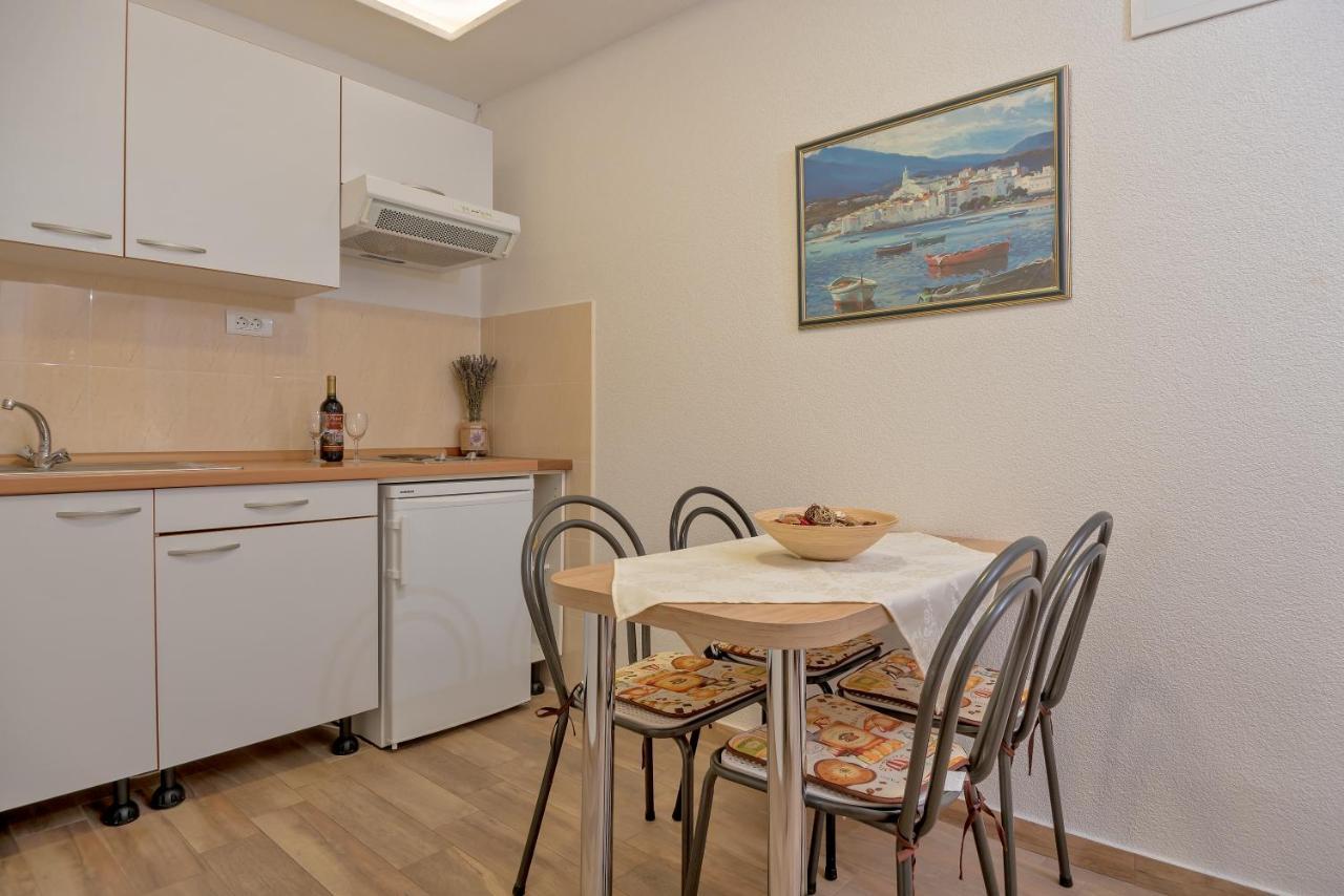 Apartmani Putnik Baška Voda Extérieur photo