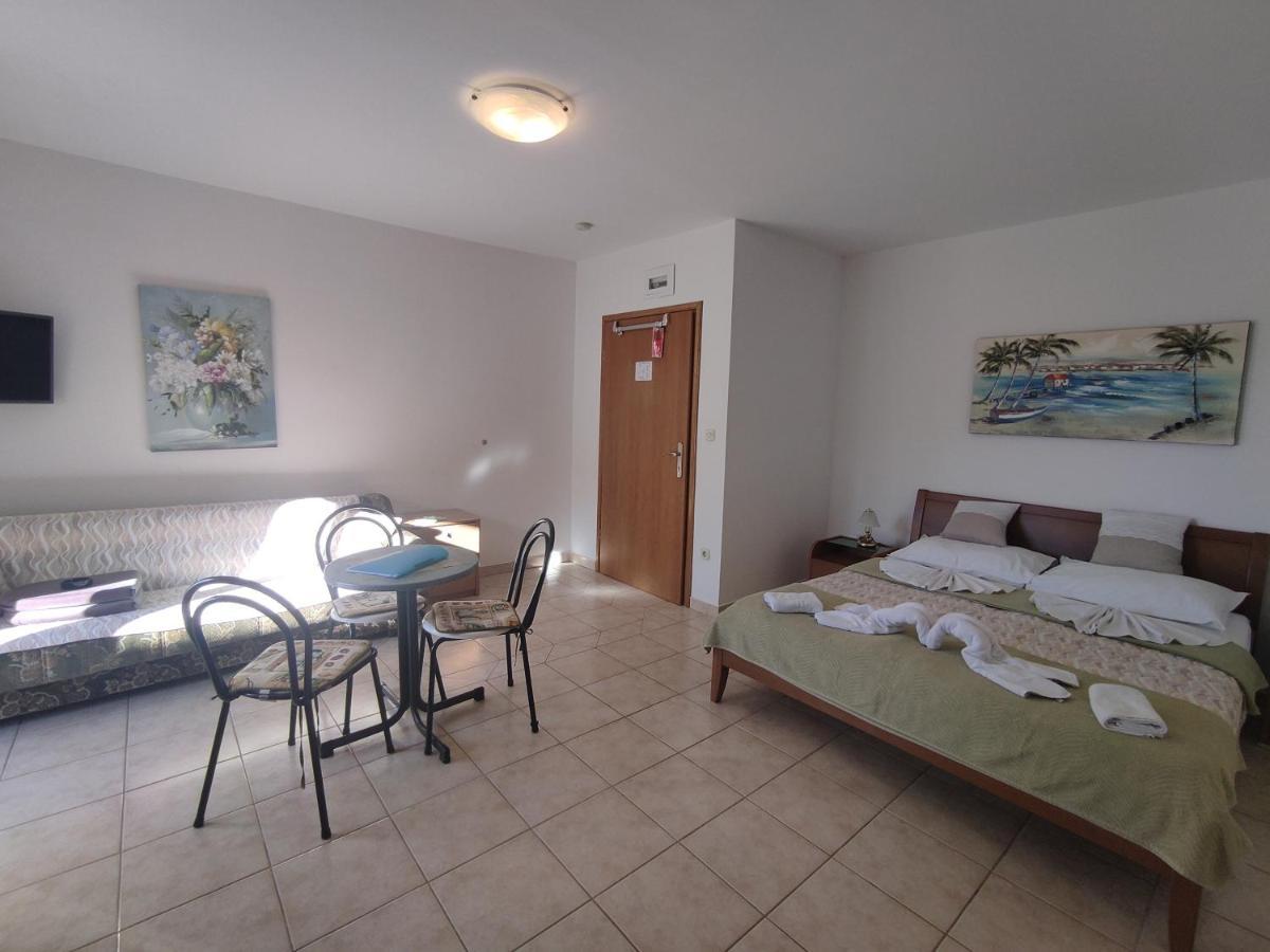 Apartmani Putnik Baška Voda Extérieur photo
