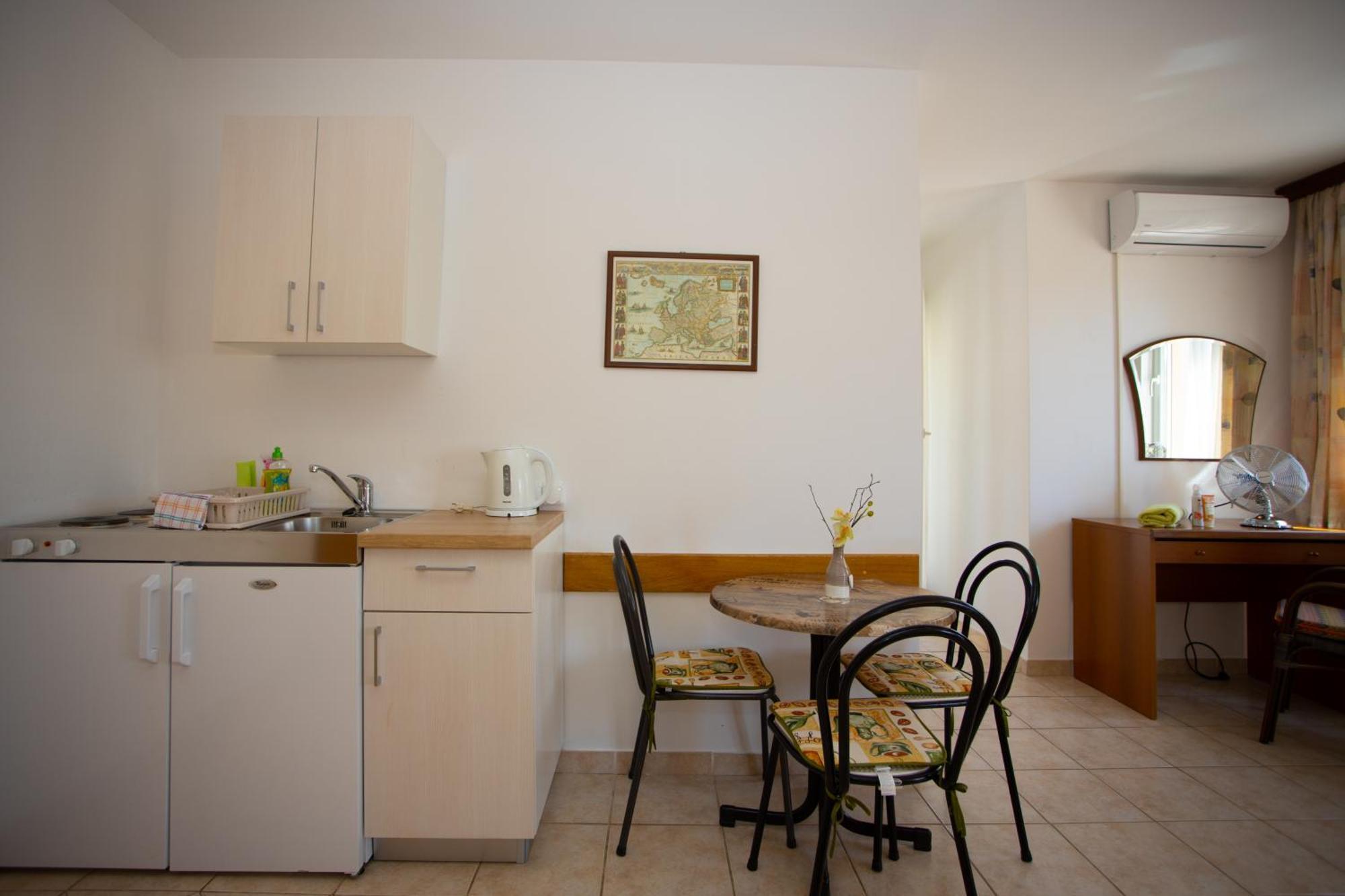 Apartmani Putnik Baška Voda Extérieur photo