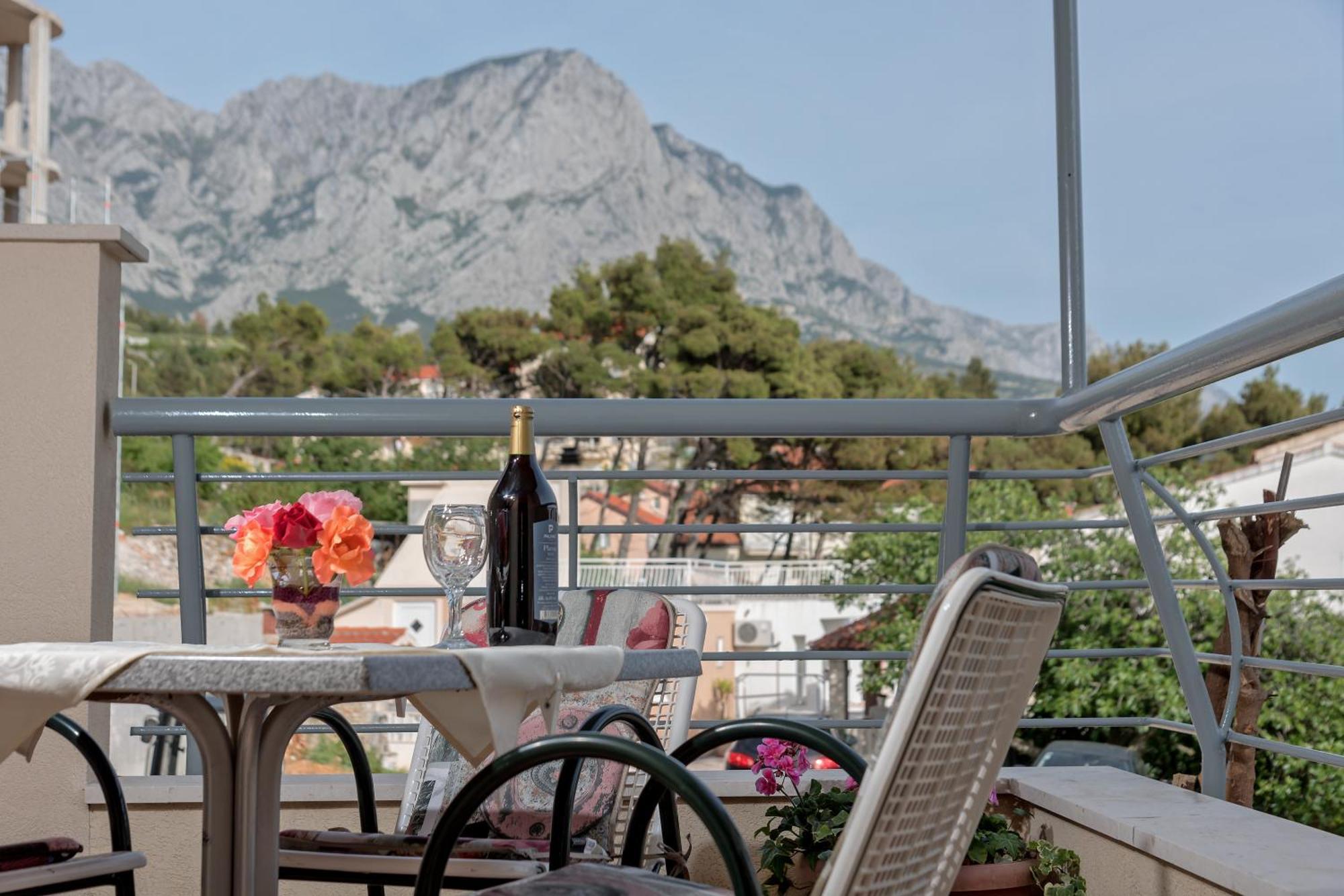 Apartmani Putnik Baška Voda Extérieur photo